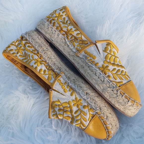 ALDO embroidered espadrille slip on - Picture 7 of 8